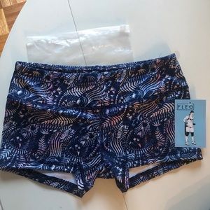 Fleo shorts - medium